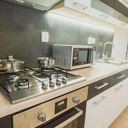 Private Spacious Modern With Free Parking Košice