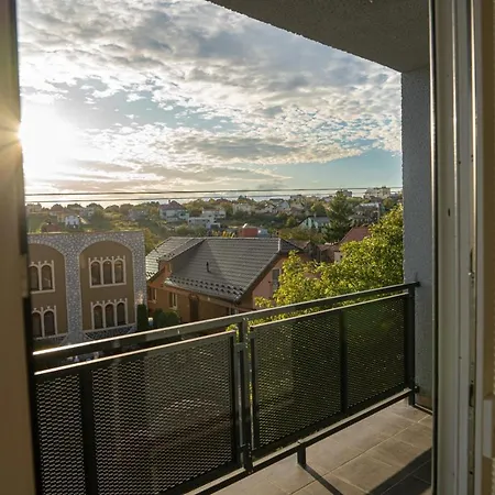 Private Spacious Modern With Free Parking *